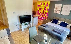 Cambridge City Centre Immaculate Studio Sleeps 3 - Central Location Paradise Street
